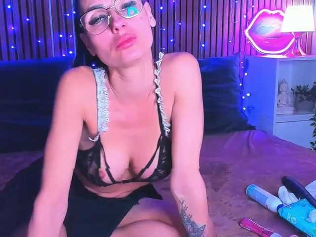 SashaSkyX live webcam show