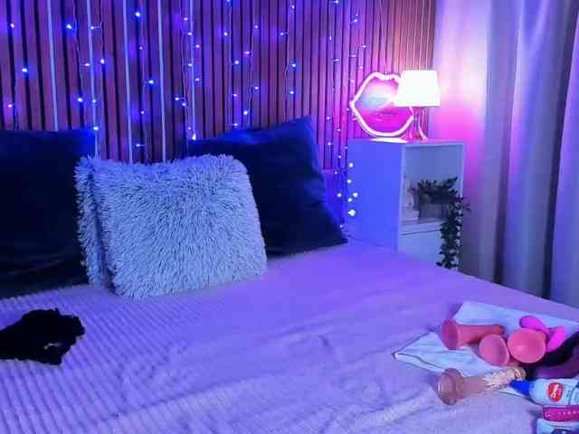SashaSkyX webcam