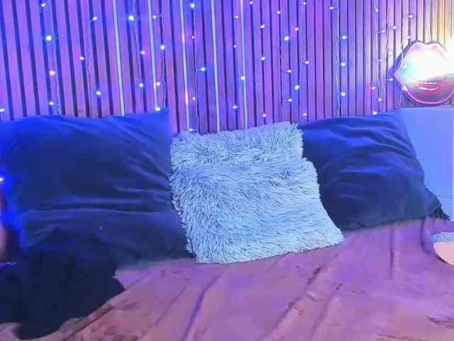 SashaSkyX webcam