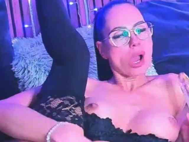 SashaSkyX webcam