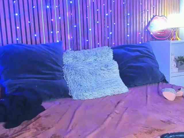 SashaSkyX webcam