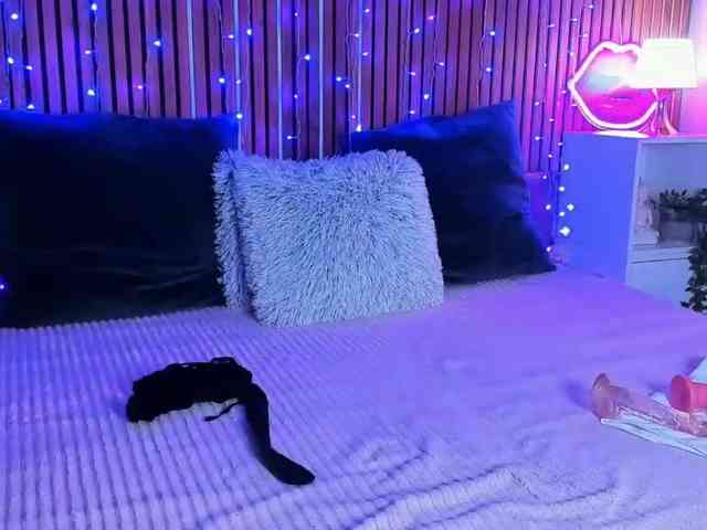SashaSkyX webcam