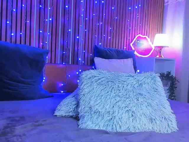 SashaSkyX webcam