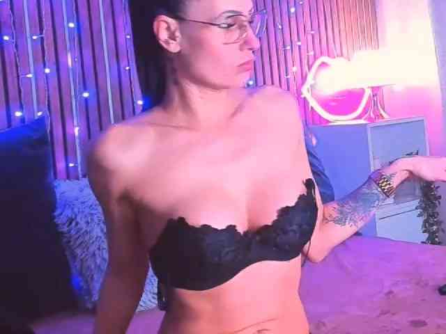 Modella: SashaSkyX