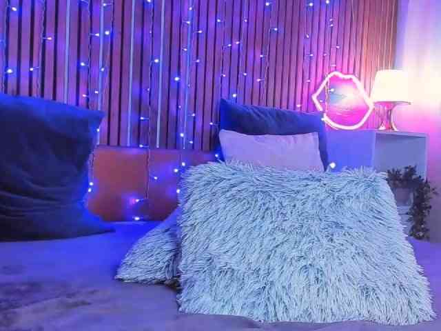 SashaSkyX webcam