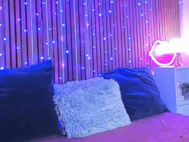 SashaSkyX webcam