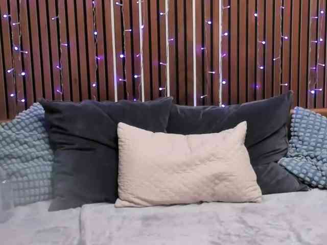SashaSkyX webcam