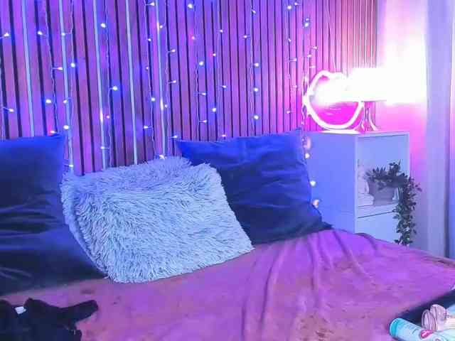 SashaSkyX webcam
