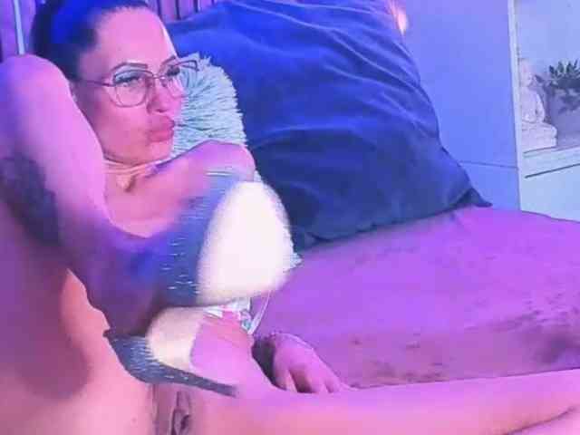 SashaSkyX webcam