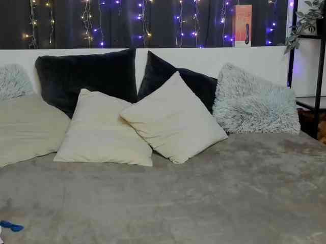 SashaSkyX webcam