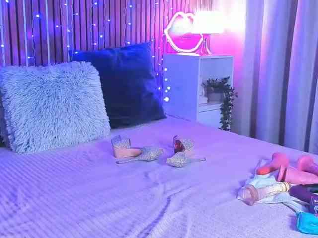 SashaSkyX webcam