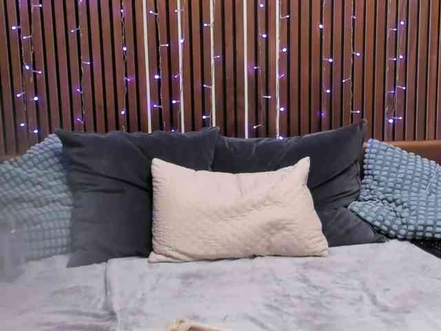 SashaSkyX webcam