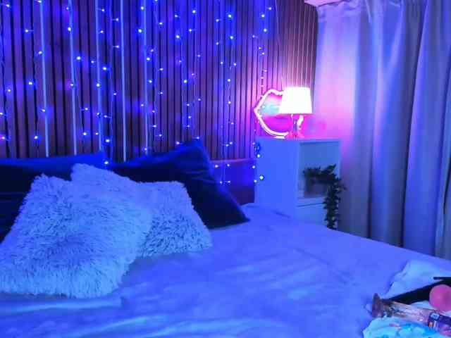SashaSkyX webcam