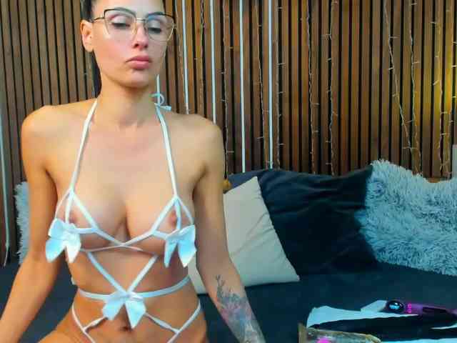 SashaSkyX webcam