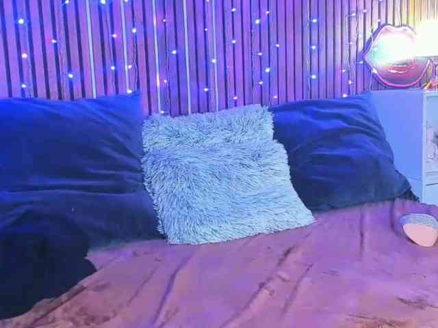 SashaSkyX webcam