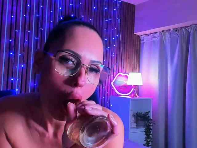 SashaSkyX webcam