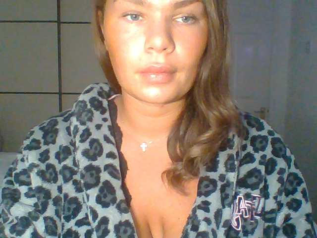 PrincessGem live cam on BongaCams