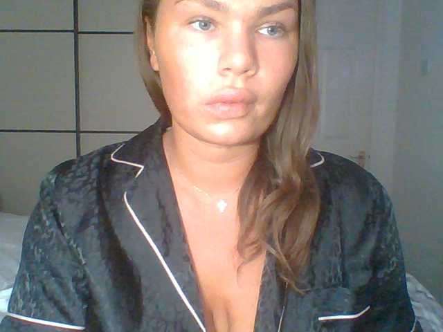 PrincessGem live cam on BongaCams