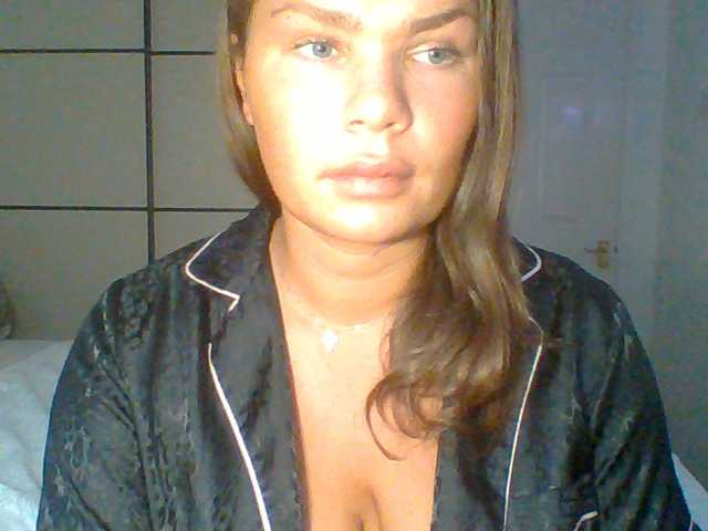 PrincessGem live cam on BongaCams