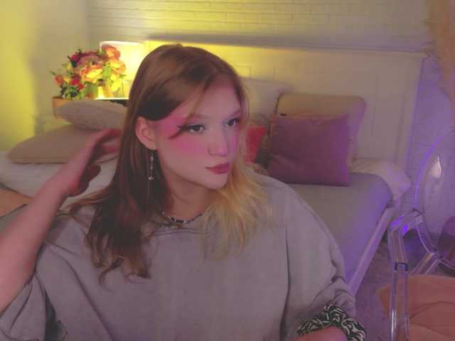 CrazyWine live cam on BongaCams