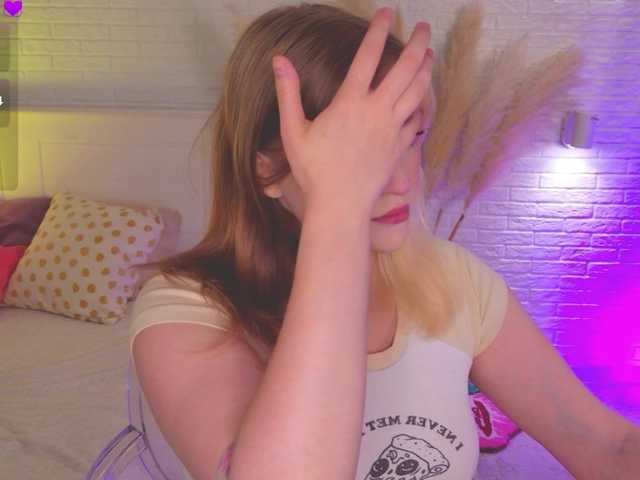 CrazyWine live cam on BongaCams