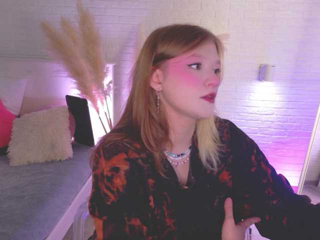 CrazyWine live cam on BongaCams