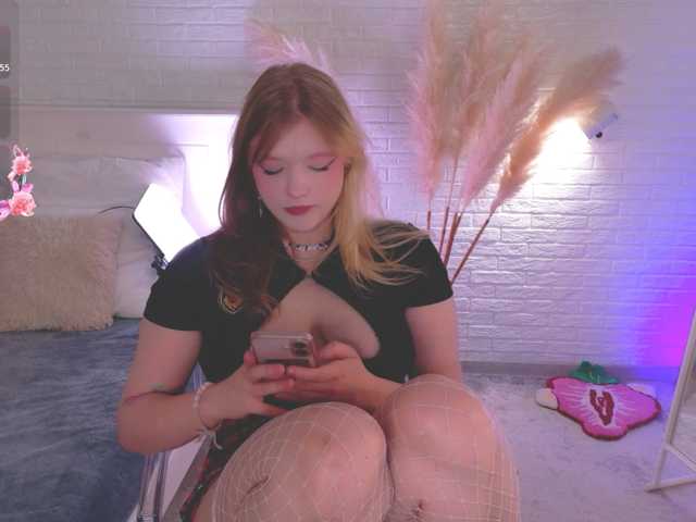 CrazyWine live cam preview