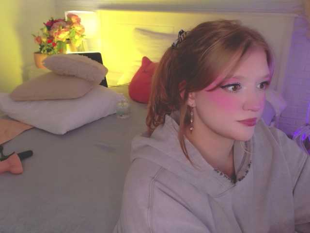 CrazyWine live cam on BongaCams