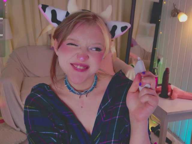 CrazyWine's BongaCams show and profile