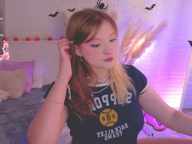 CrazyWine live cam on BongaCams