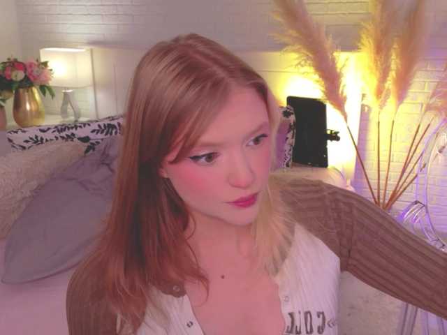 CrazyWine live cam on BongaCams