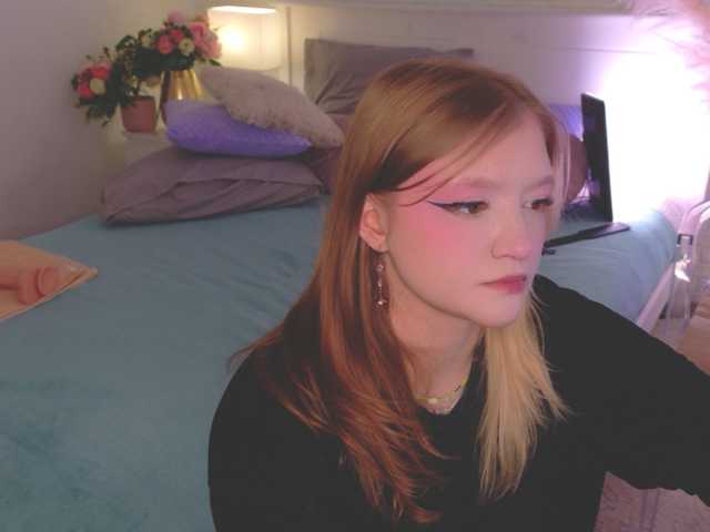 CrazyWine live cam on BongaCams