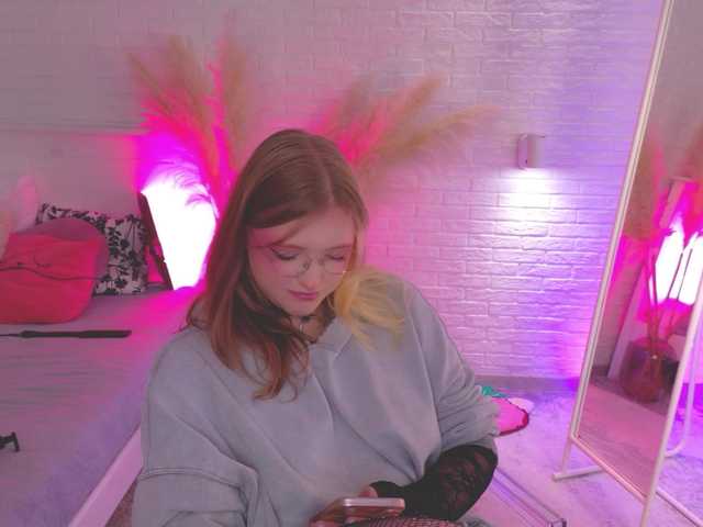 CrazyWine live cam on BongaCams