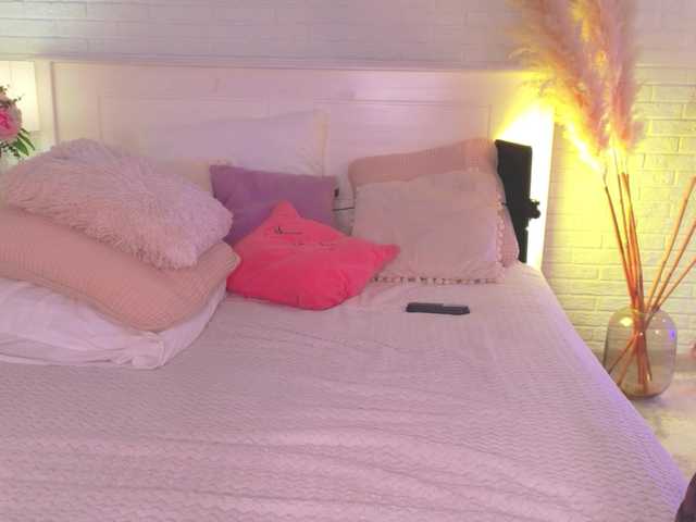 CrazyWine live webcam show