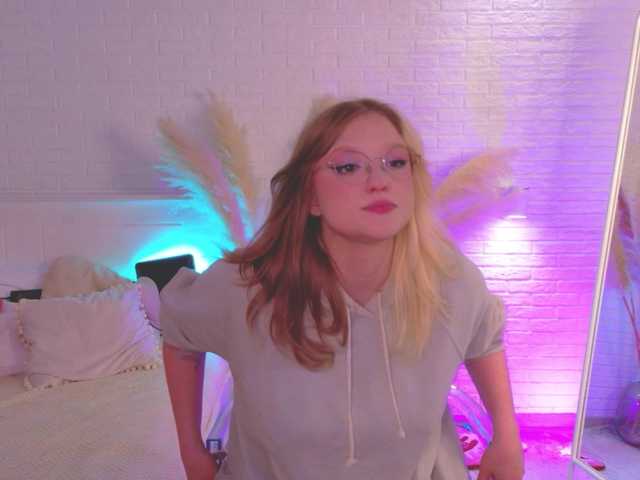 CrazyWine live cam on BongaCams
