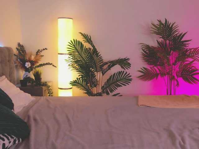 CrazyWine live cam on BongaCams