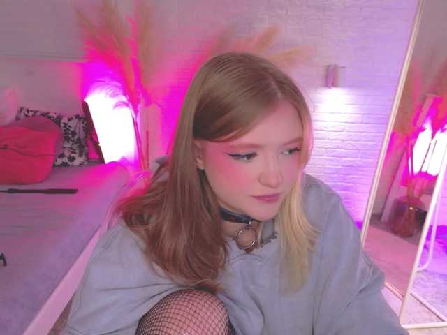 CrazyWine live cam on BongaCams