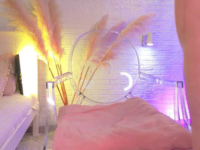 CrazyWine live webcam show