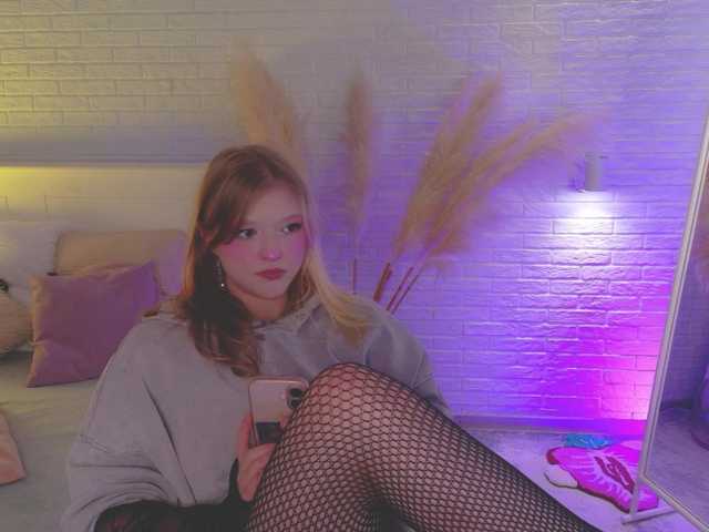CrazyWine live cam on BongaCams
