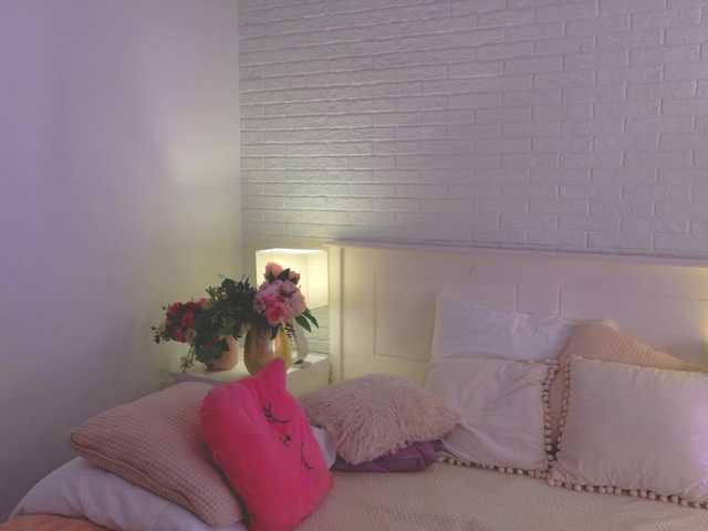 CrazyWine live webcam show
