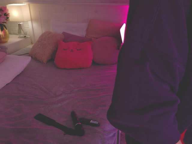CrazyWine live cam on BongaCams