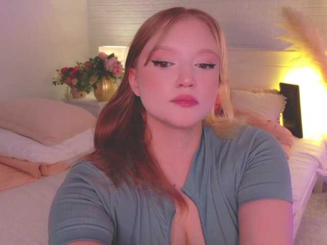 CrazyWine live webcam show