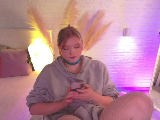 CrazyWine live cam