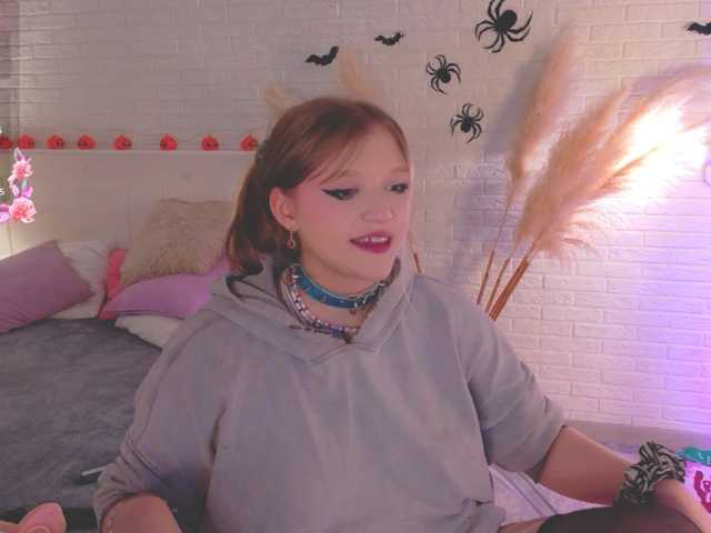 CrazyWine live cam on BongaCams