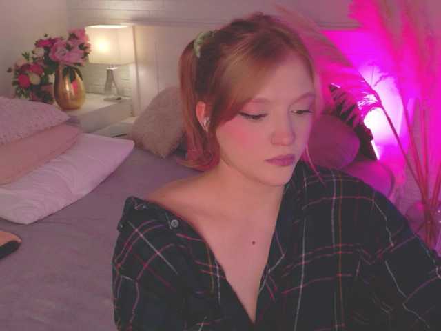 CrazyWine live cam on BongaCams