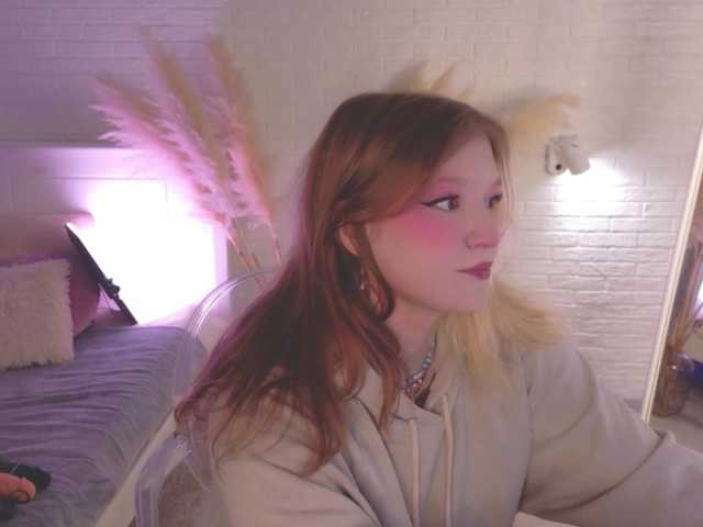CrazyWine live cam on BongaCams
