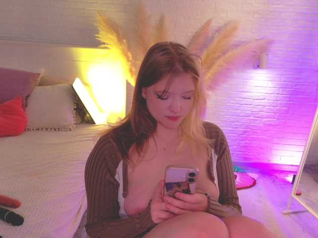 CrazyWine live webcam show
