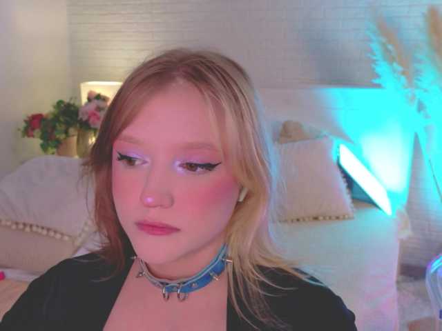 CrazyWine live cam on BongaCams