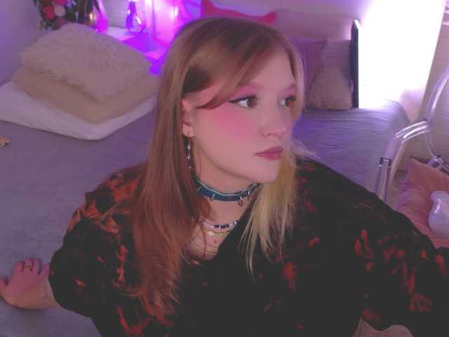 CrazyWine live cam on BongaCams