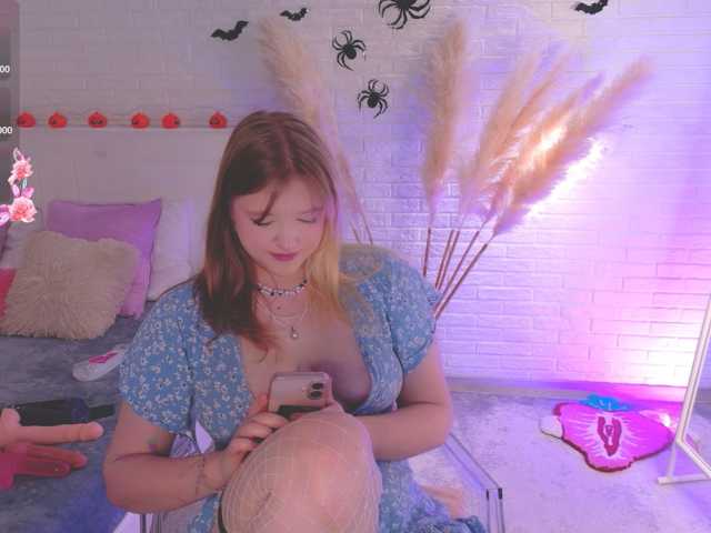 CrazyWine live cam on BongaCams